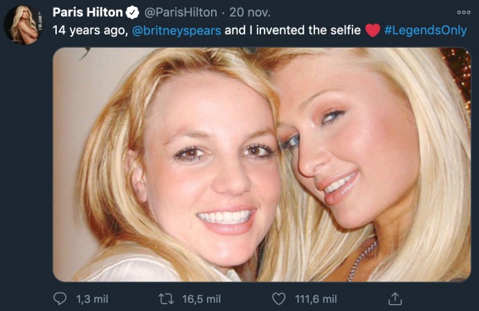 Paris Britney selfie