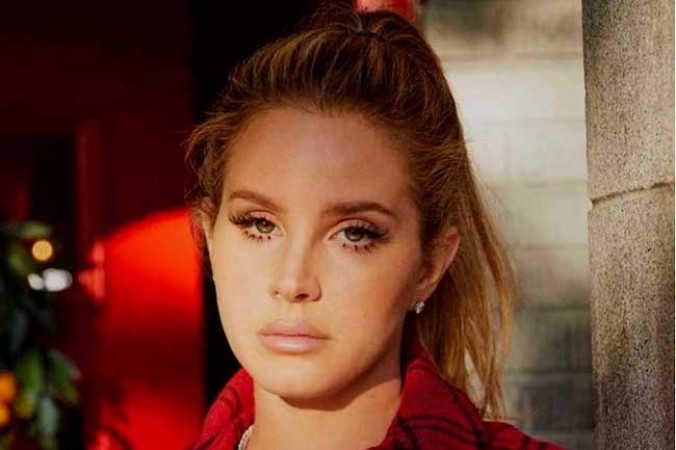 Lana Del Rey Chemtrails Over the Country Club